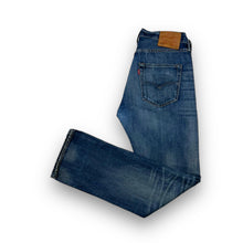 Load image into Gallery viewer, Levi's 501 Jeans 32