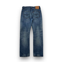 Load image into Gallery viewer, Levi's 501 Jeans 32