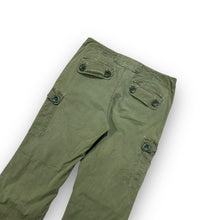 Load image into Gallery viewer, Old Navy Cargo Pants 32