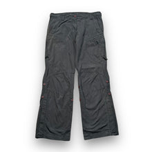 Load image into Gallery viewer, Old Navy Cargo Pants  32