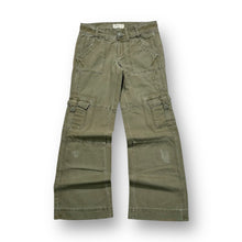 Load image into Gallery viewer, Old Navy Women's Cargo Pants 32