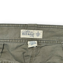 Load image into Gallery viewer, Old Navy Women's Cargo Pants 32