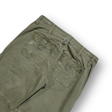 Load image into Gallery viewer, Old Navy Women's Cargo Pants 32