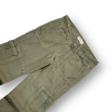 Load image into Gallery viewer, Old Navy Women's Cargo Pants 32