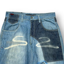 Load image into Gallery viewer, FUBU Jeans 34