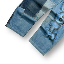 Load image into Gallery viewer, FUBU Jeans 34