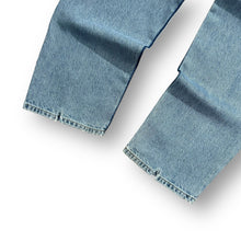 Load image into Gallery viewer, Tommy Hilfiger Baggy Jeans 36