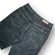 Load image into Gallery viewer, Ecko Untld Denim Shorts 34