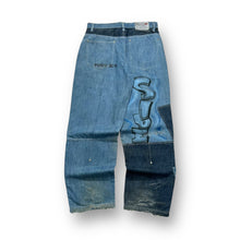 Load image into Gallery viewer, FUBU Jeans 34