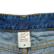 Load image into Gallery viewer, True Religion Women's Jeans 27