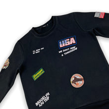 Load image into Gallery viewer, Vintage Sweatshirt Medium