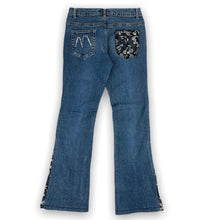 Load image into Gallery viewer, Vintage Flared Jeans 28