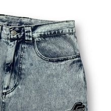 Load image into Gallery viewer, Santa Cruz Jeans 31