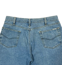 Load image into Gallery viewer, Carhartt Shorts 36