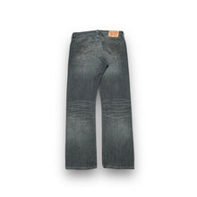 Load image into Gallery viewer, Levi’s 501 Jeans 32