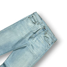Load image into Gallery viewer, Levi's 501 Jeans W32
