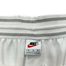 Load image into Gallery viewer, Nike 90s Shorts XL