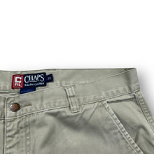 Load image into Gallery viewer, Chaps Cargo Shorts 32
