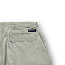 Load image into Gallery viewer, Chaps Cargo Shorts 32