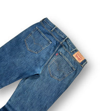 Load image into Gallery viewer, Levi's 501 Jeans W38