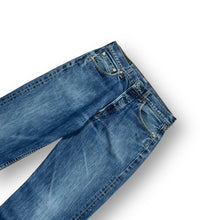 Load image into Gallery viewer, Levi's 501 Jeans W30