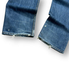 Load image into Gallery viewer, Levi's 501 Jeans W30