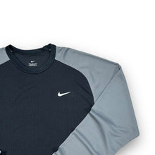 Load image into Gallery viewer, Nike 90s T-shirt Medium