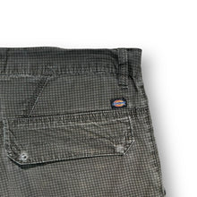 Load image into Gallery viewer, Dickies Cargo Shorts 34