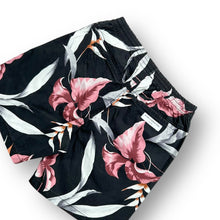 Load image into Gallery viewer, Stussy Shorts 26