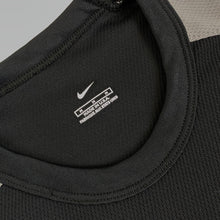 Load image into Gallery viewer, Nike Ls T-shirt Medium