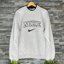 Load image into Gallery viewer, Nike 90&#39;s Sweatshirt Grey M