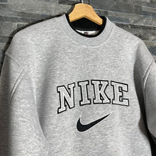 Load image into Gallery viewer, Nike 90&#39;s Sweatshirt Grey M