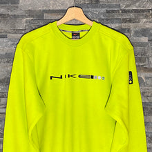 Load image into Gallery viewer, Nike 90s Sweatshirt XS