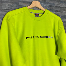 Load image into Gallery viewer, Nike 90s Sweatshirt XS