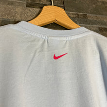 Load image into Gallery viewer, Nike T-shirt Large