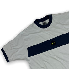 Load image into Gallery viewer, Nike T-shirt Medium