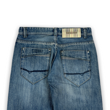 Load image into Gallery viewer, Burberry Vintage Jeans 32