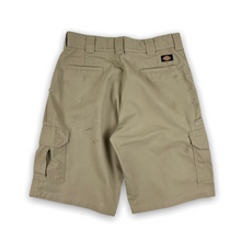 Load image into Gallery viewer, Dickies Cargo Shorts 32