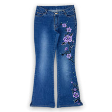 Load image into Gallery viewer, Vintage Flared Jeans 28