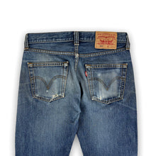 Load image into Gallery viewer, Levi’s 501 Jeans Size 28