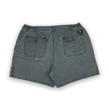 Load image into Gallery viewer, Dickies Women&#39;s Shorts 38