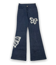 Load image into Gallery viewer, Vintage Flared Jeans 27