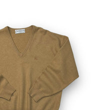 Load image into Gallery viewer, Burberry V Neck Knit Jumper M