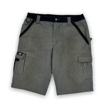 Load image into Gallery viewer, Dickies Cargo Shorts 36