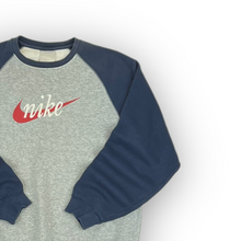 Load image into Gallery viewer, Nike Sweatshirt S