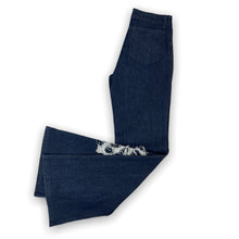 Load image into Gallery viewer, Vintage Flared Jeans 27