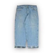 Load image into Gallery viewer, Carhartt Jeans 36